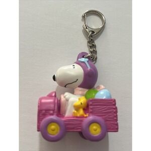 Snoopy & Woodstock Drive Easter Car‎  Peanuts Vintage Collectible Keychain 2.5"
